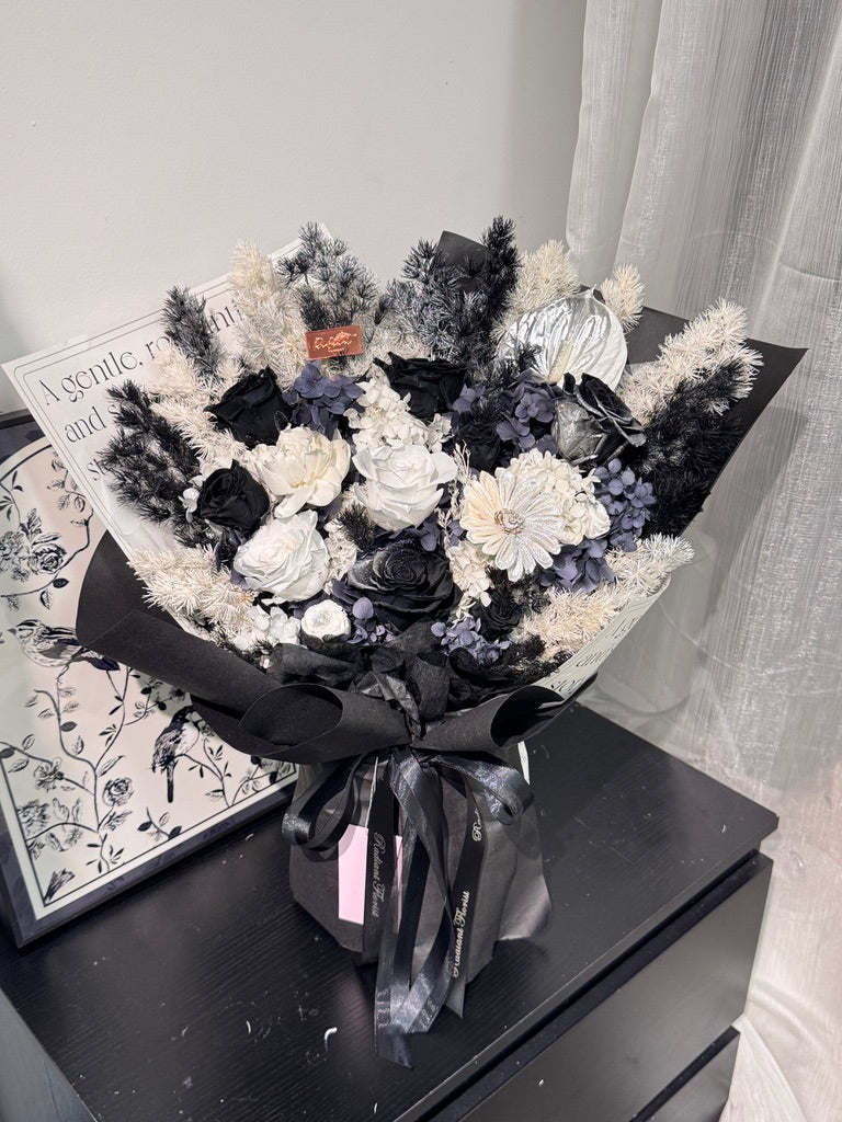 Petal 混搭永生花束 黑白