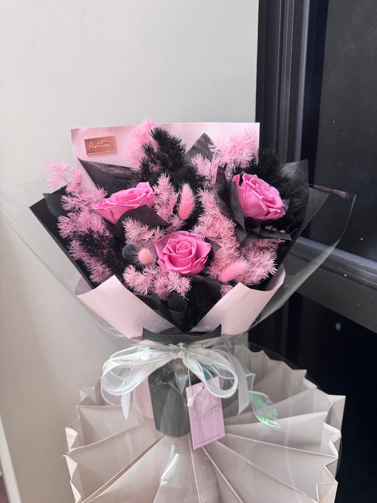Dazzling 永生花束 Black Pink💐