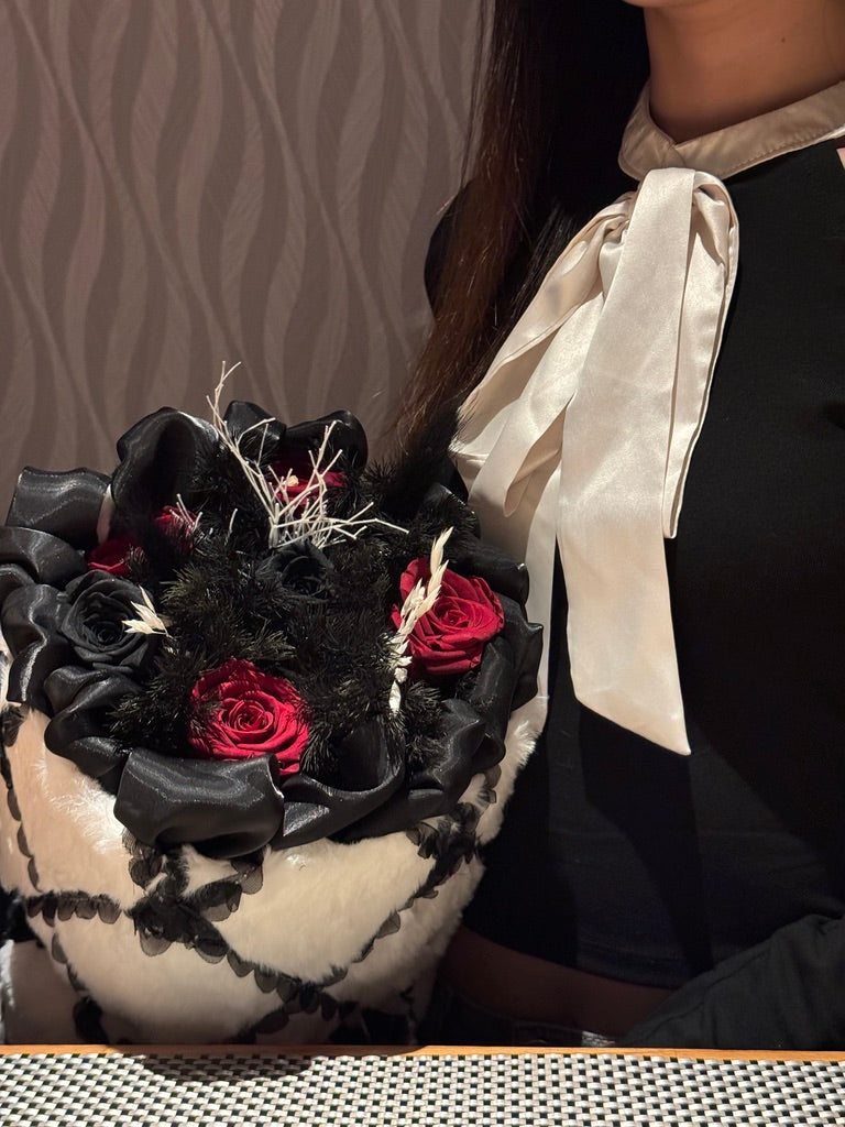 限量特價款💥 Elegance 永生花束 紅黑配色