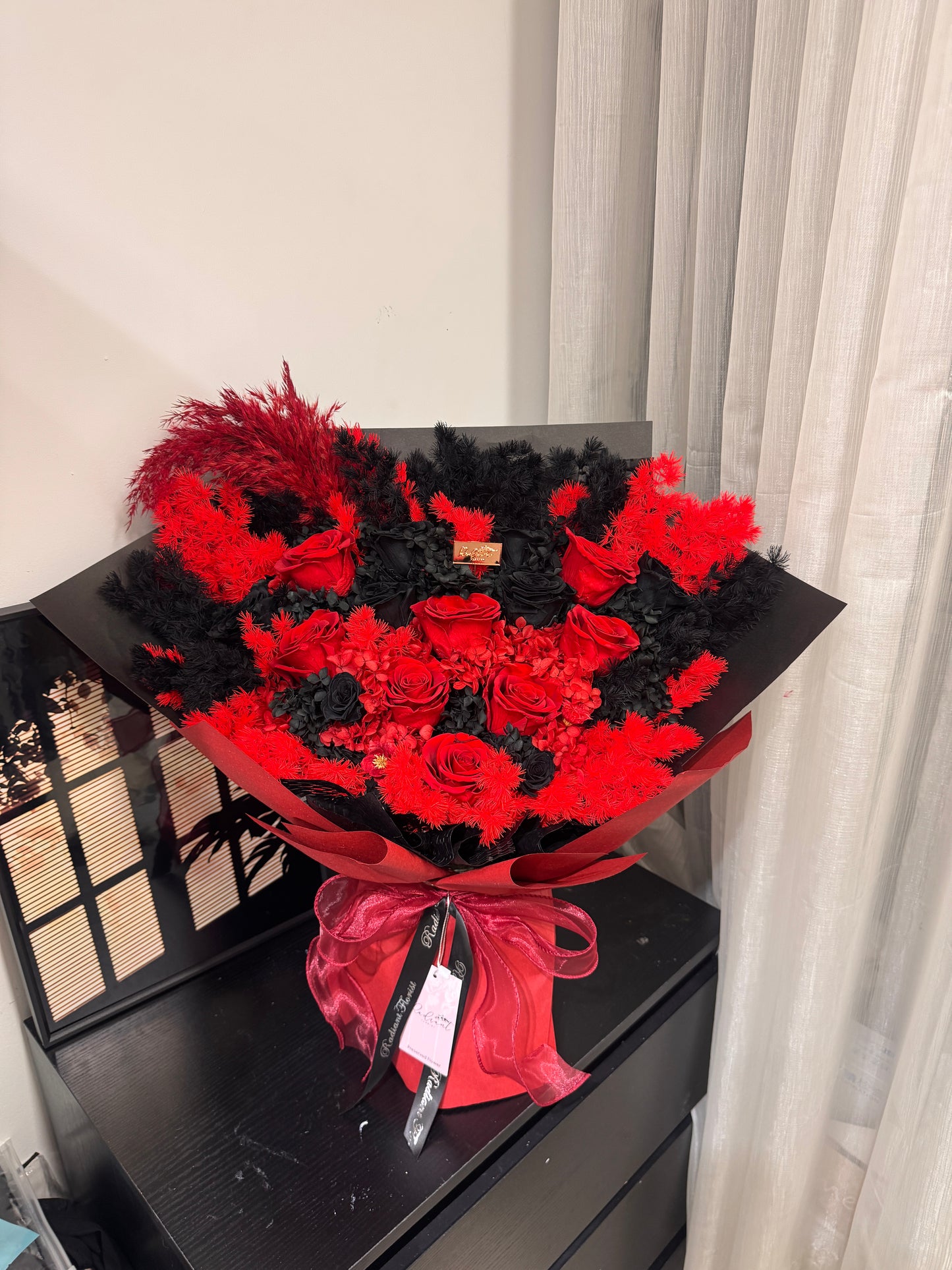 訂製款 Dazzling 系列 永生花束 黑紅色