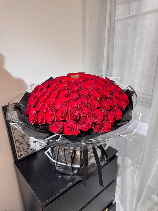 In Bloom 鮮花花束 紅玫瑰黑包裝99支